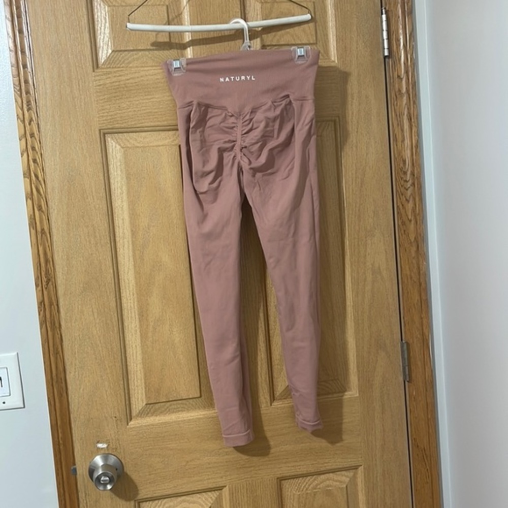 NATURYL By Niykee Heaton Leggings